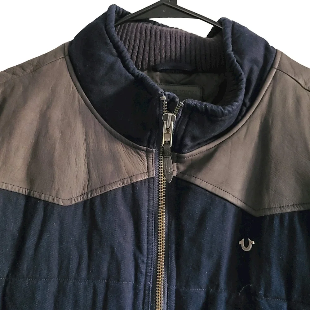 TRUE RELIGION Puffer Vest Blue Denim‎ Leather Trim Quilted M1WB015EG Size 3XL